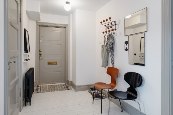Cum obții spațiu în holul din apartament