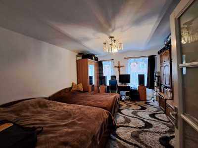 Birou de vânzare 3 incaperi, BICJ333771-1