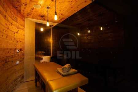 Espace commercial de vente 8 chambres, SCCJ326532-4