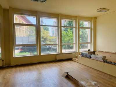 Bureau de louer 4 chambres, BICJ343485-1