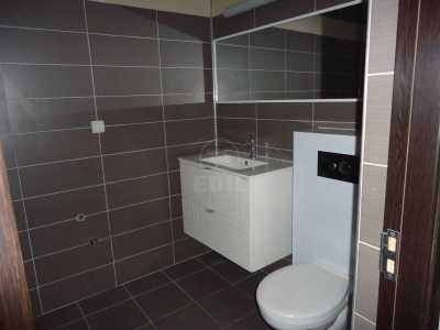 Bureau de louer 3 chambres, BICJ348360-4