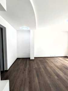 Bureau de louer 4 chambres, BICJ348957-2