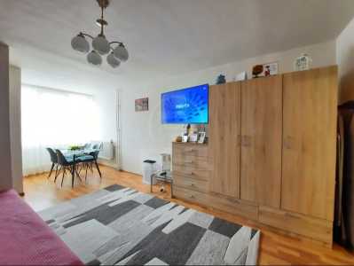 Studio de vente, GACJ352708-1