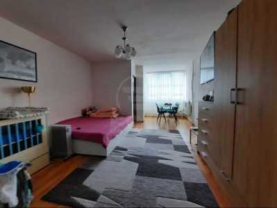 Studio de vente, GACJ352708-2