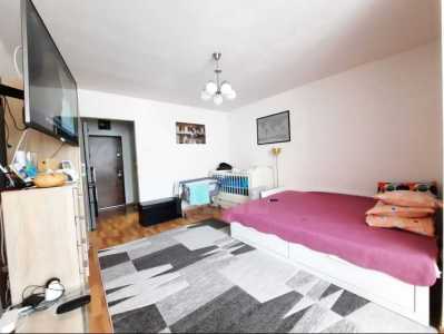 Studio de vente, GACJ352708-3