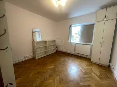 Espace commercial de louer 3 chambres, SCCJ352414