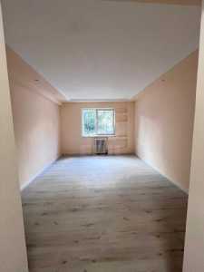 Studio de vente, GACJ352995-1