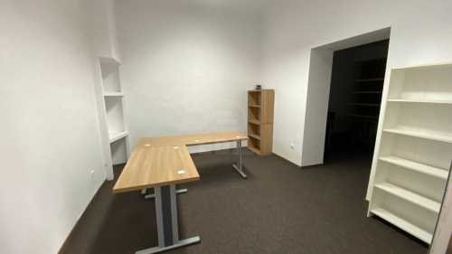 Bureau de louer 2 chambres, BICJ353687-2