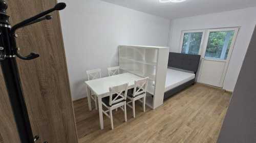 Studio de vente, GACJ353675