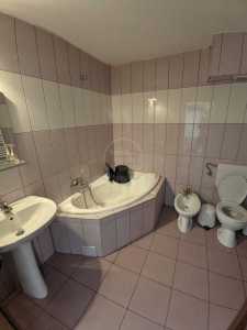 Espace commercial de louer 3 chambres, SCCJ353357-9