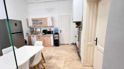 Bureau de louer 4 chambres, BICJ355146-9