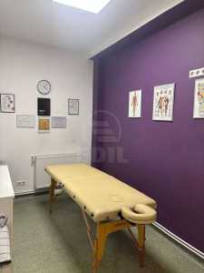 Espace commercial de louer 3 chambres, SCCJ355141-3