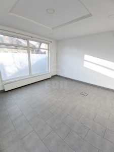 Espace commercial de louer 3 chambres, SCCJ357301