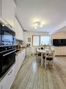 Appartement de vente 2 chambres, APCJ247132FLO-5