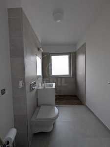 Bureau de louer 3 chambres, BICJ247488FLO-6